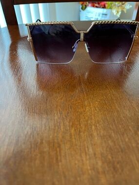 Women's Gold Frame Sunglasses with Dark Gradient Lenses